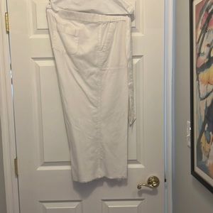 Resort wear,white linen blend,frayed hem ankle length pant